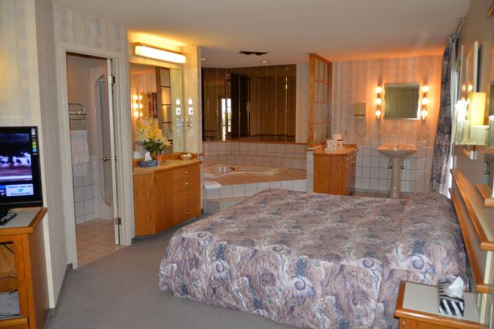 Room 14 of 33