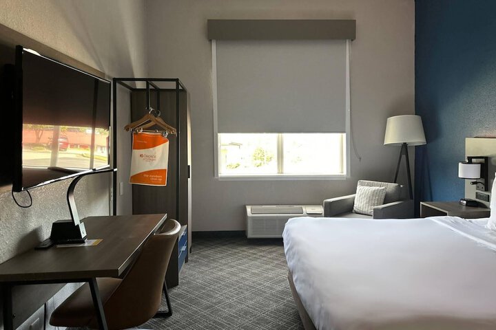 Comfort Inn & Suites Calhoun South