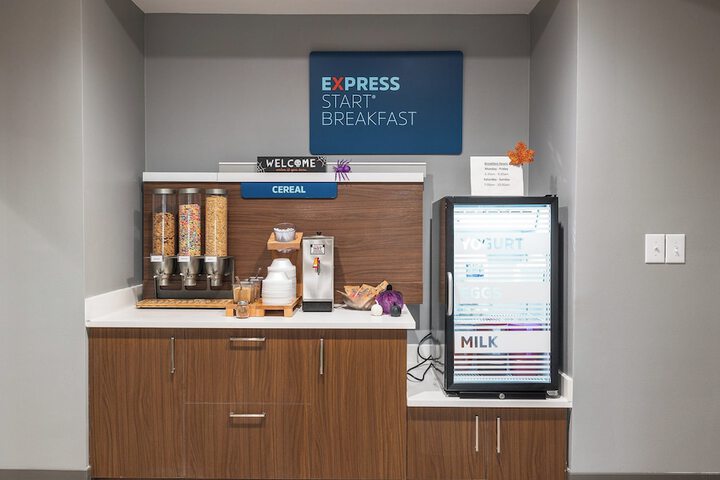 Holiday Inn Express Hotel & Suites St. Robert by IHG