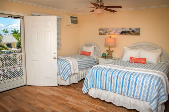 Room 152 of 205