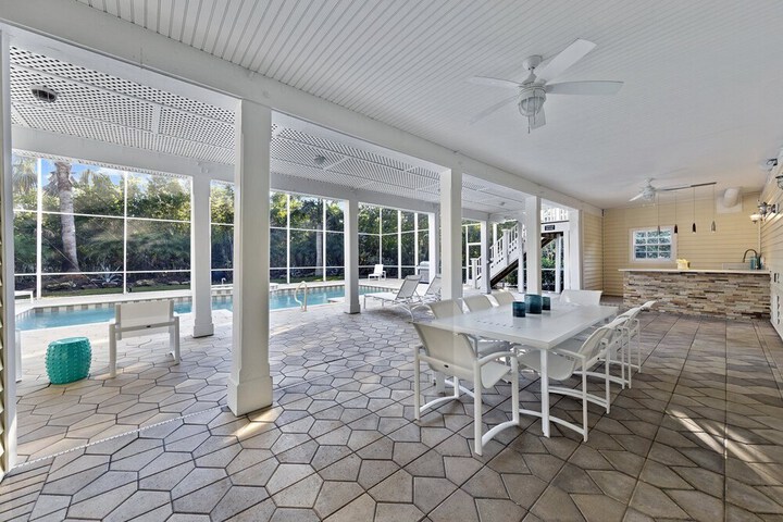 The Palm and Shell Captiva Island Private Luxury Home With Pool hot tub and Beach Access