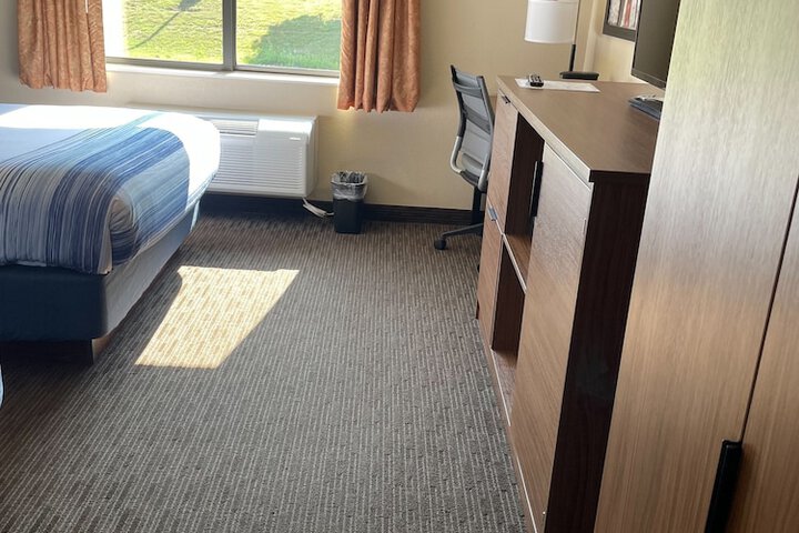 Room 30 of 32