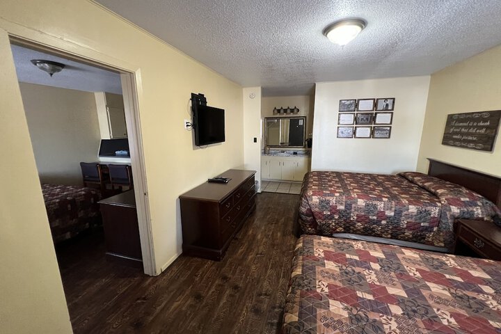 Room 34 of 42