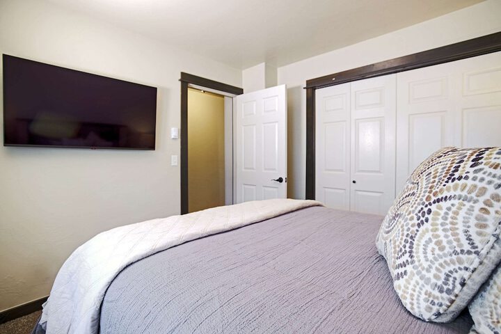 Room 54 of 77
