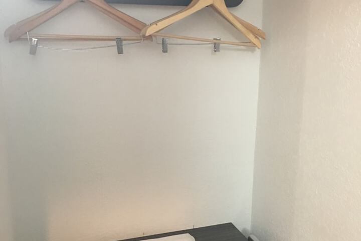 Room 33 of 46