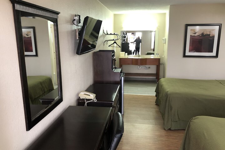 Room 14 of 15