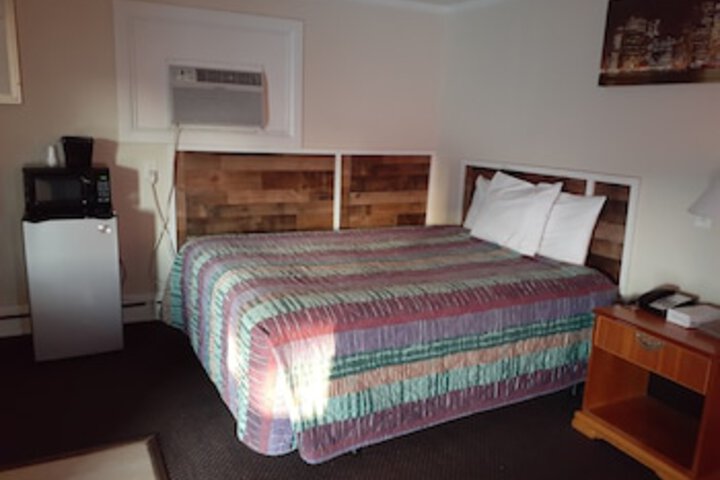 Town Line Motel