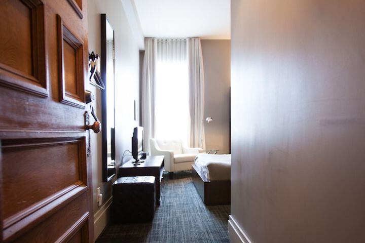 Room 9 of 41