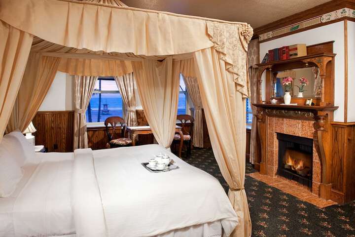 Room 4 of 31