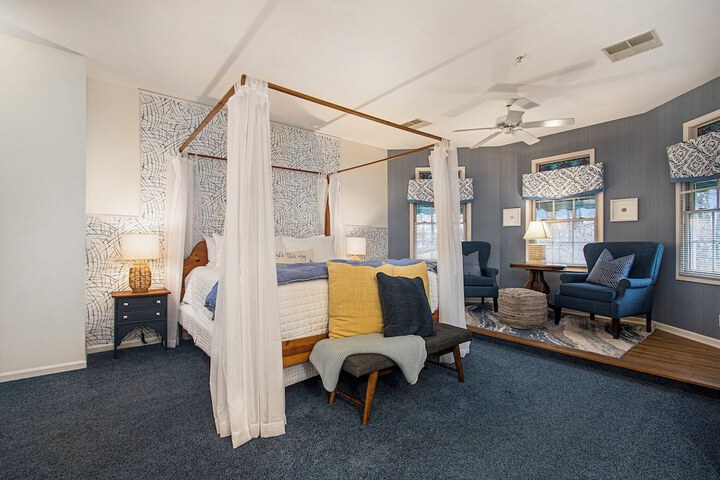 Room 48 of 102