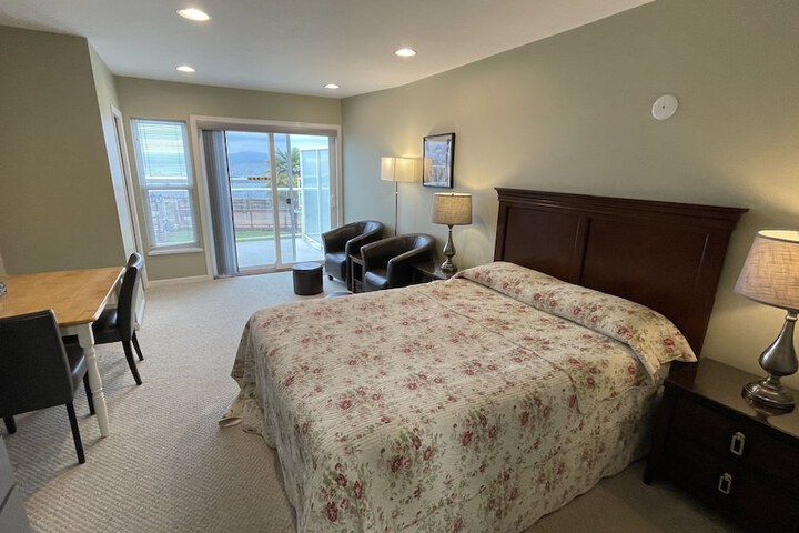 Room 18 of 82