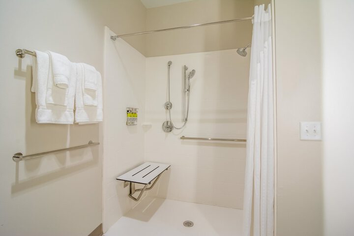 Holiday Inn Express and Suites Asheboro by IHG