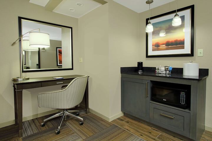Room 34 of 60