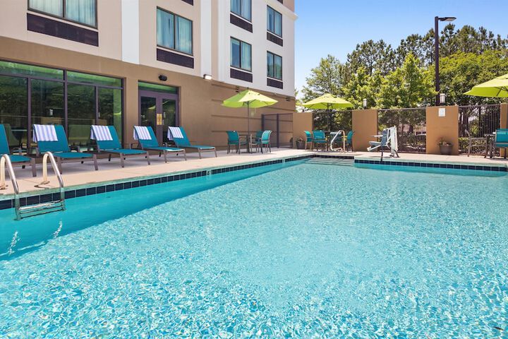 Best Western Plus Birmingham Inn & Suites