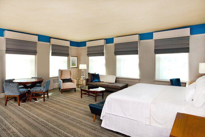 Room 19 of 52