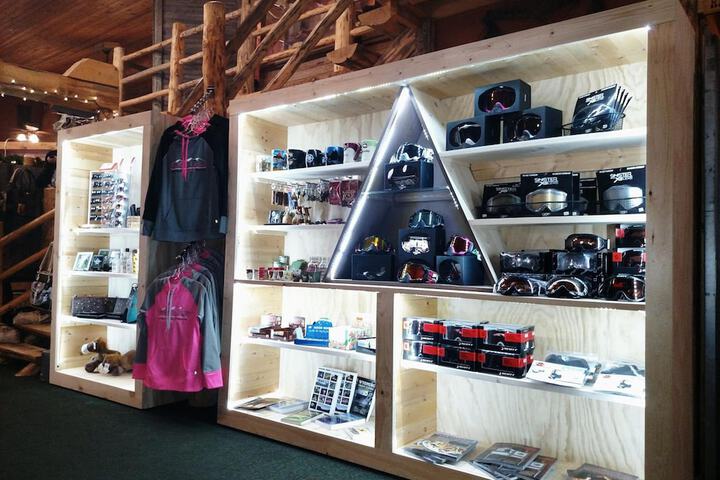 Gift Shop 16 of 20