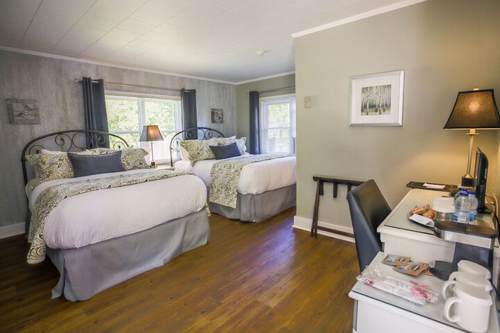 The Woodview Inn