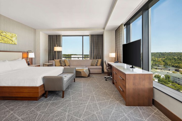 Room 16 of 73
