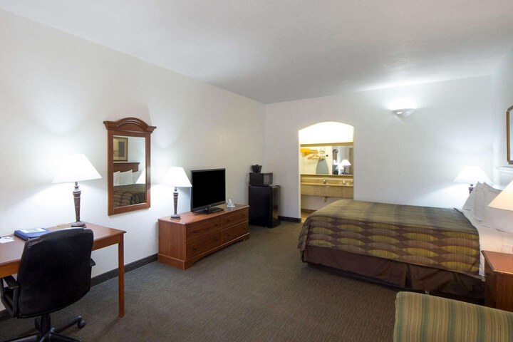 Room 21 of 46