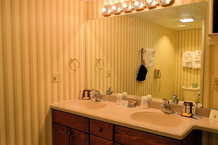 Room 19 of 23