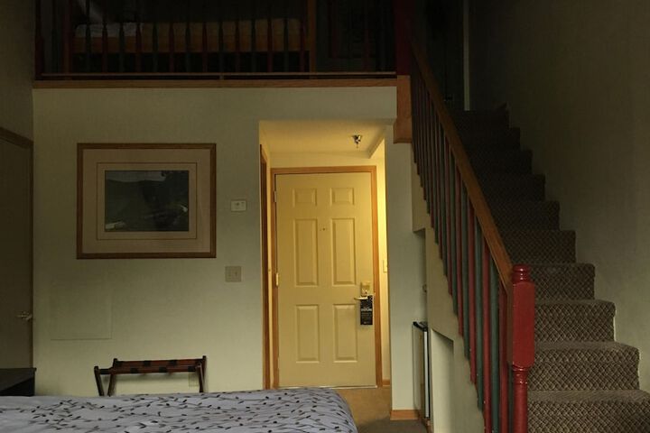 Room 34 of 86