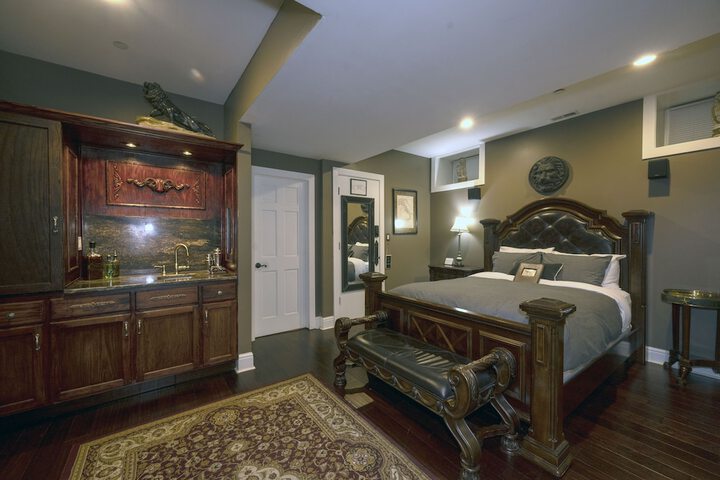 Room 21 of 119