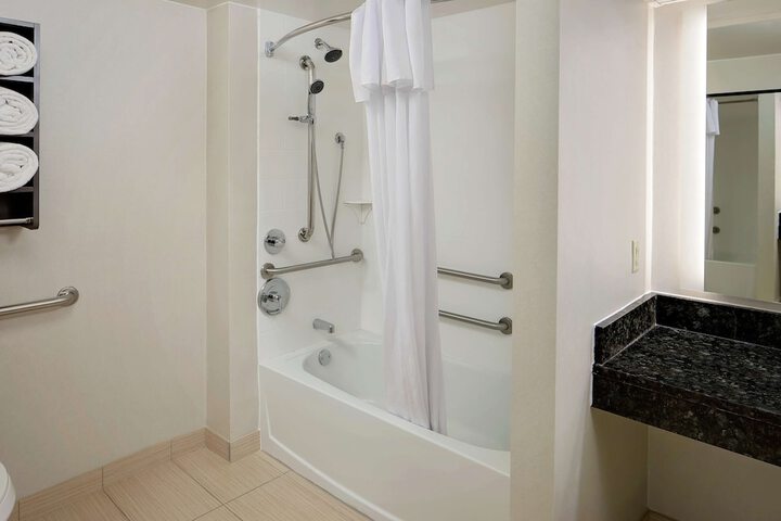 Room 16 of 25