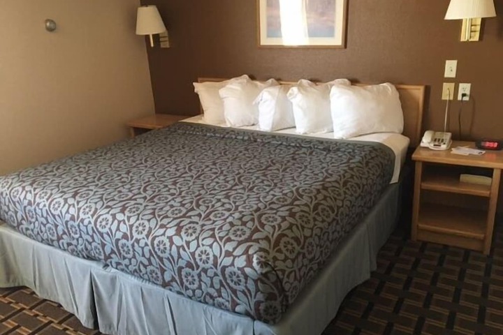Room 28 of 41
