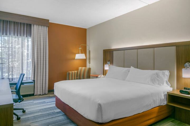 Room 32 of 57