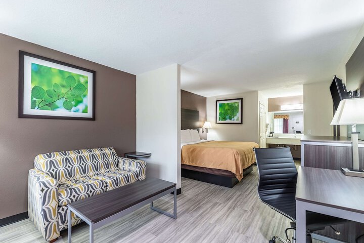 Quality Inn & Suites Canton