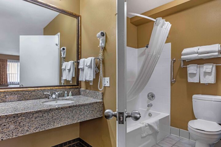 Quality Inn & Suites Westminster Seal Beach