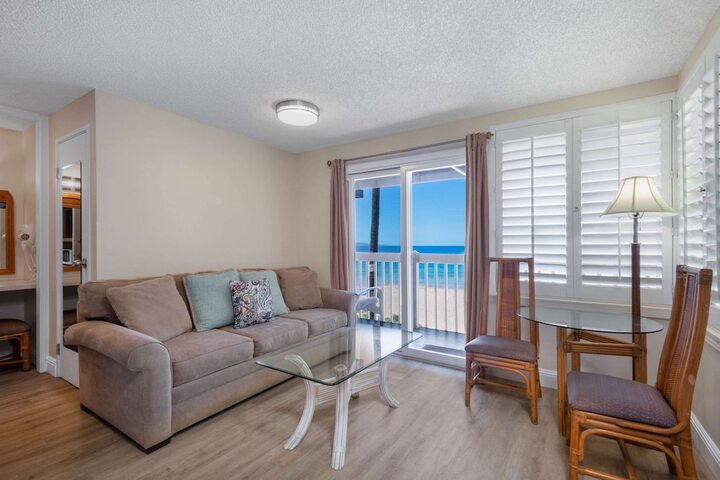 Days Inn by Wyndham Maui Oceanfront