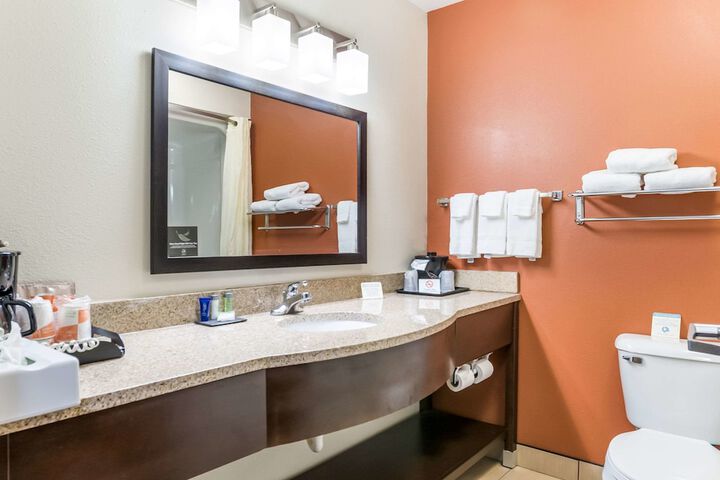 Sleep Inn & Suites North Liberty - Liberty City