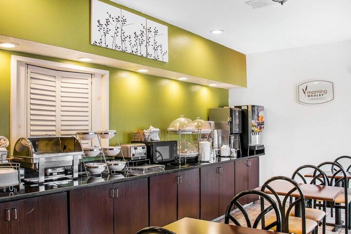 Breakfast/Coffee Service 18 of 19