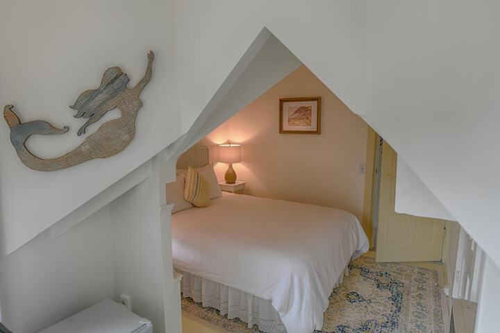 Room 16 of 50