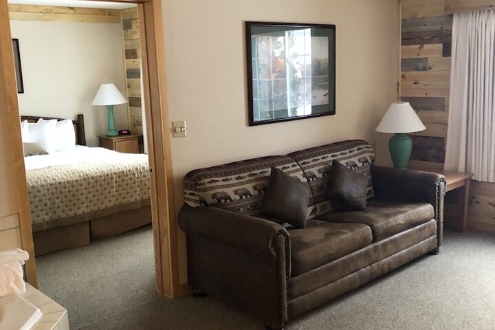 Room 9 of 26