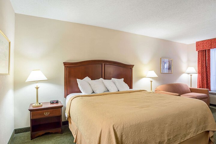 Room 20 of 33