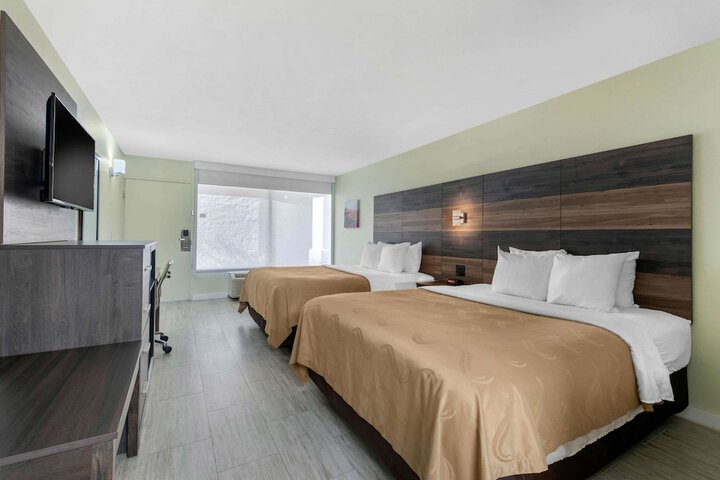 Room 20 of 32