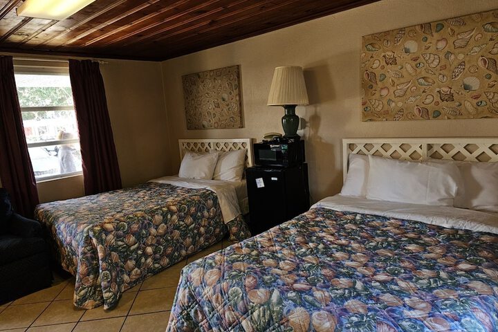Captains Cove Motel