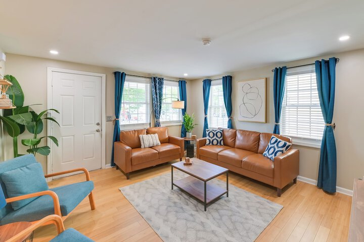Walk to Parks & Dining: Cozy Canandaigua Home!