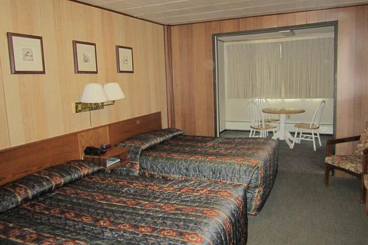 Room 30 of 48