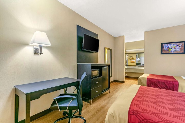 Room 15 of 34
