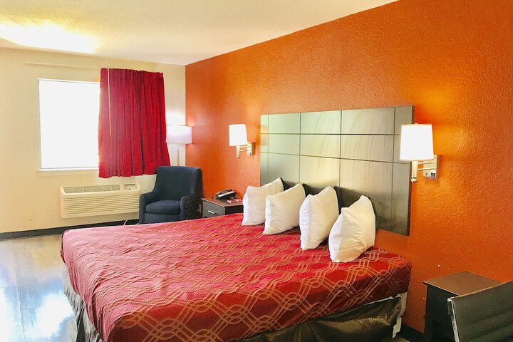 Room 28 of 45