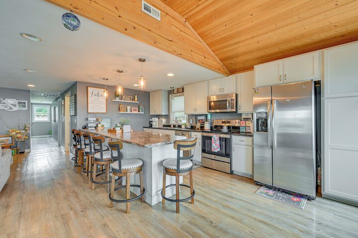 Anglers Cottage on Lake Cornelia: Pets Welcome!
