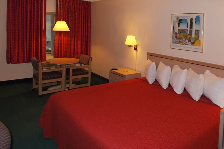 Room 10 of 29