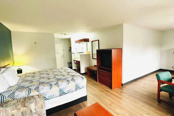 Room 7 of 30