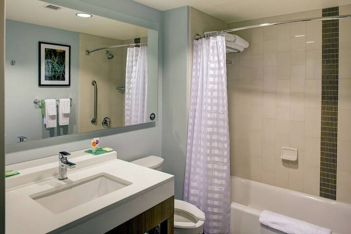Hyatt Place Columbia / Downtown/The Vista