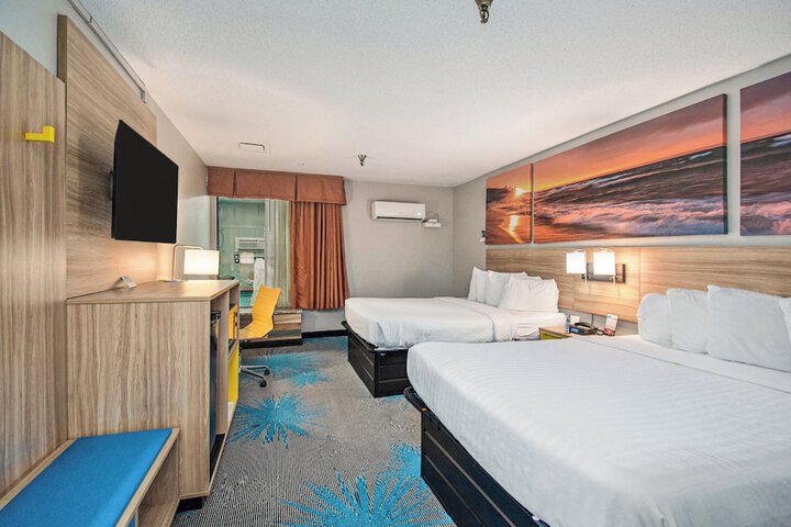Days Inn & Suites by Wyndham Mt. Pleasant