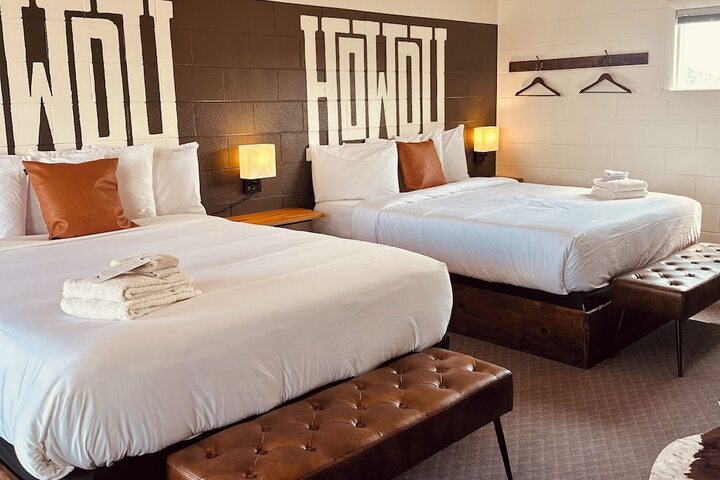 Elk Antler Inn