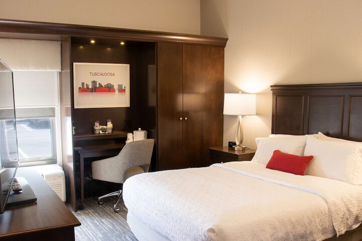 Room 16 of 40